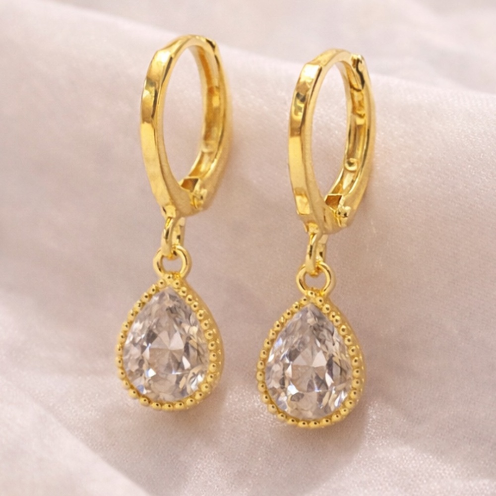 18k gold dangle tear drop earrings, small petite and feminine